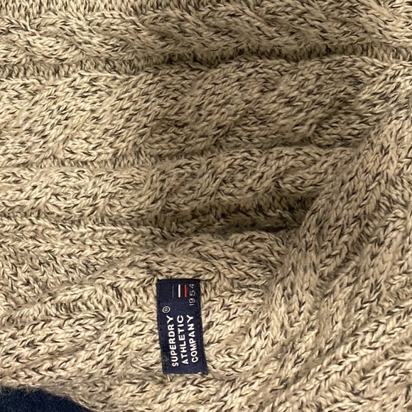 Men’s superdry sweater. - Picture 3 of 4